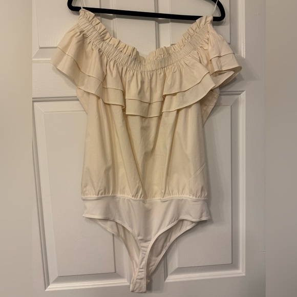 EXPRESS Off the Shoulder Bodysuit - Picture 2 of 3